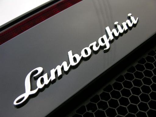 Lamborghini, innovazione eco